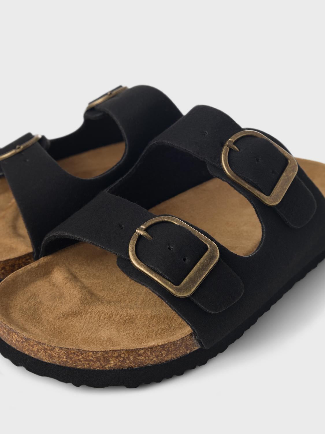 NKNFLINT Footwear - Black